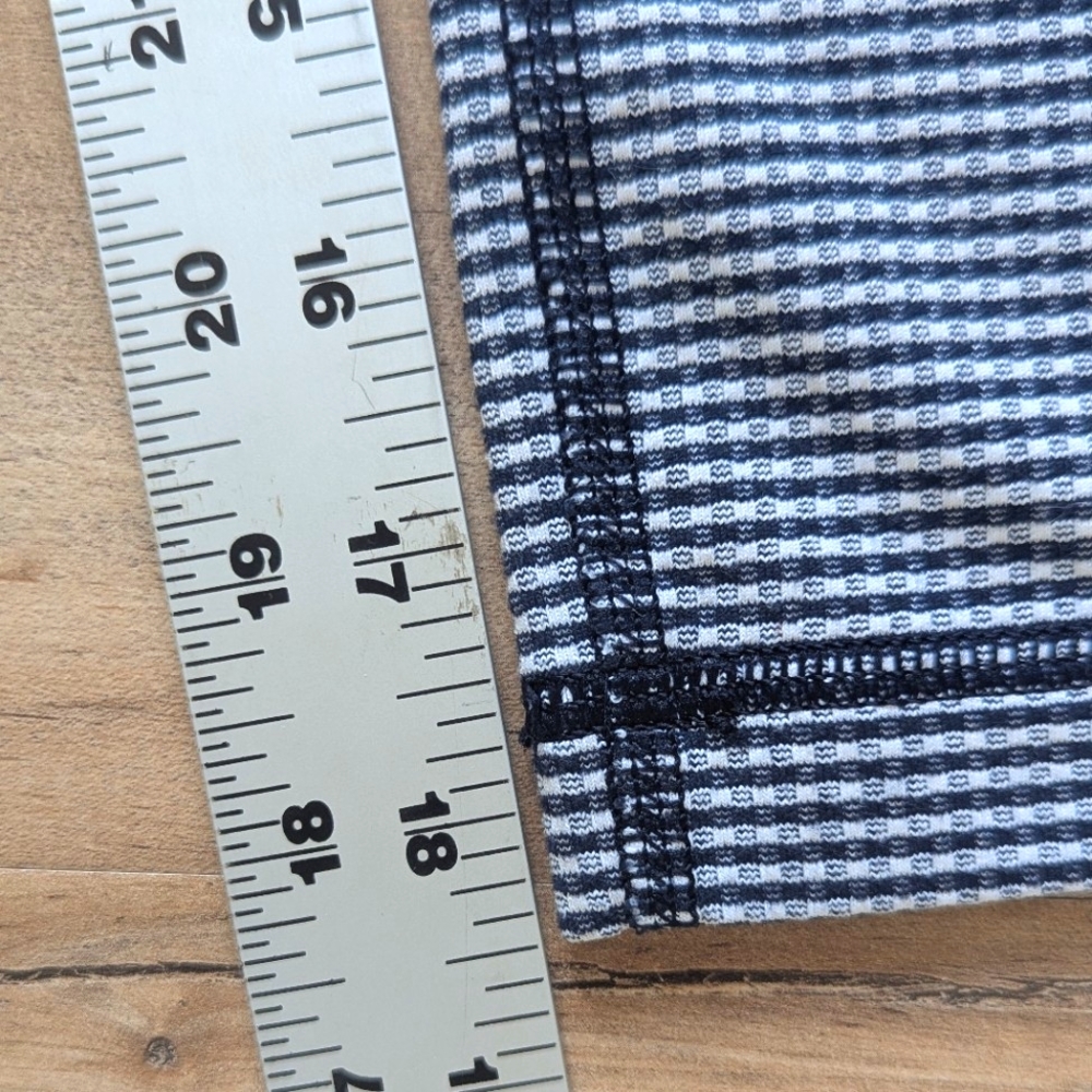 lululemon athletica Wunder Under Crop Leggings in Navy White Gingham - Size 8 - Picture 9 of 11
